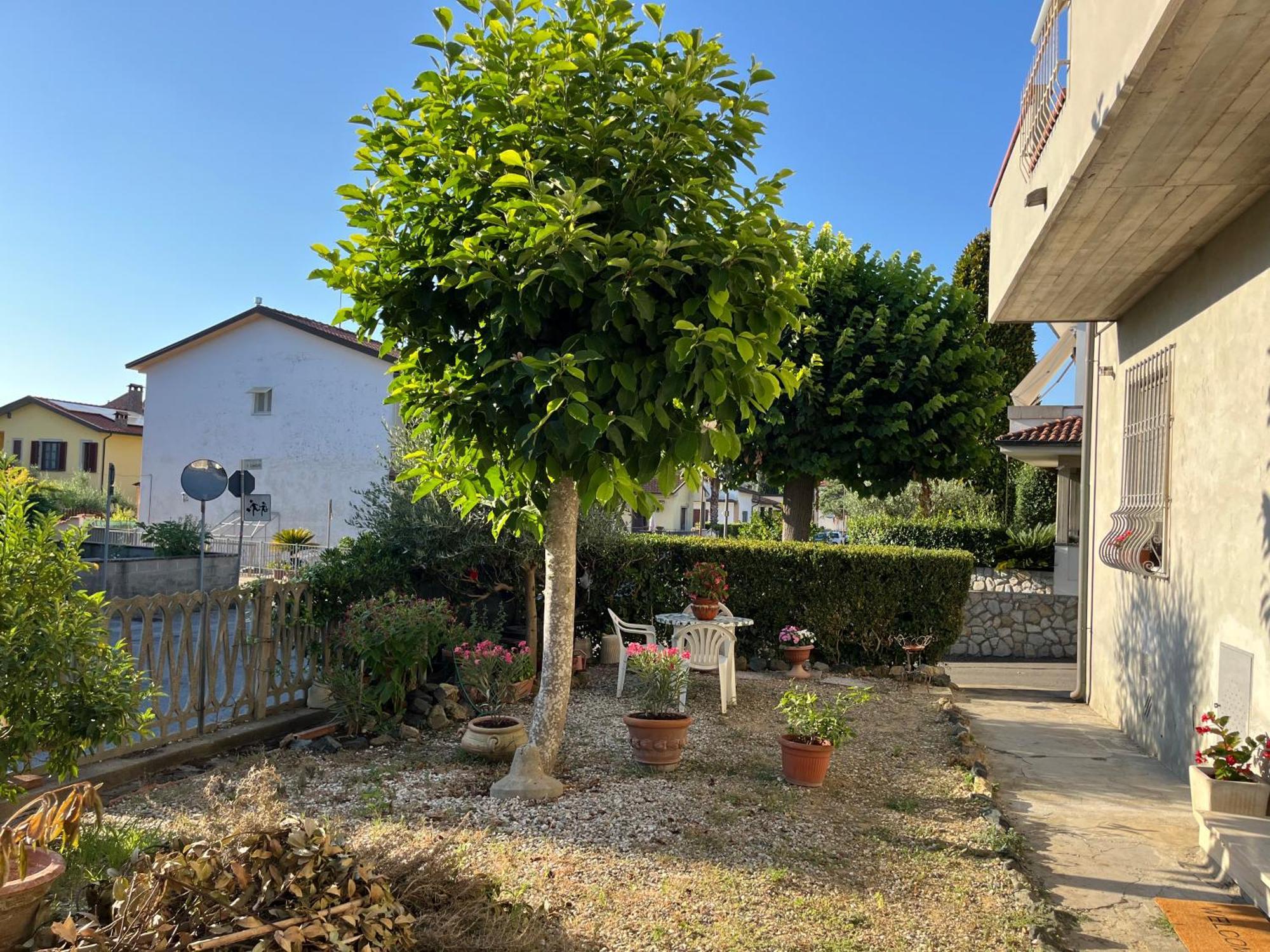 Casa Collesalvetti Villa Bagian luar foto